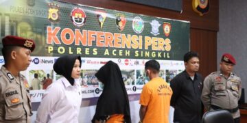 Polres Aceh Singkil menggelar konferensi pers terkait kasus penganiayaan anak di bawah umur hingga menelan korban jiwa. Jum'at, 9 Februari 2024
