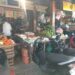 Pedagang sembako pasar tradisional di pasar pagi Keutapang, Kecamatan Darul Imarah, Aceh Besar, Kamis (15/2)