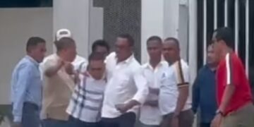 Wakil Presiden Persiraja Banda Aceh Iswahyudi alias Yudi Cot Ara dikeroyok sejumlah orang di halaman Stadion Madya Gelora Bung Karno (GBK), Jakarta, Jum'at (8/3) siang