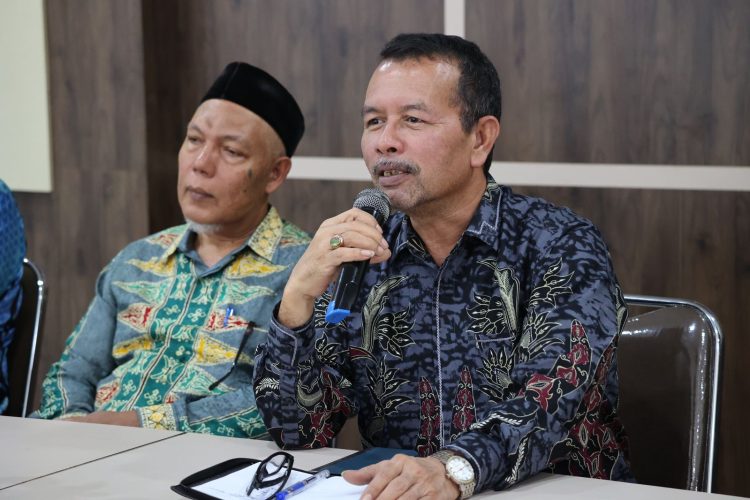 Kadis Sosial Aceh Muslem Yacob mengajak para pekerja sosial untuk saling tolong menolong dalam kebaikan