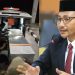 Anggota DPD RI asal Aceh H Sudirman atau Haji Uma menyewa ambulans untuk mengantar jenazah warga Seuruway, Aceh Tamiang yang meninggal dunia di Malaysia pada di Hari Raya Idulfitri 1445 Hijriah