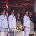 Pj Gubernur Aceh Bustami Hamzah menghadiri Puncak Peringatan Hari Otonomi Daerah (Otda) XXVIII (28) di halaman Balai Kota Surabaya, Kamis (25/4