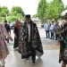 Pj Gubernur Aceh Bustami Hamzah disambut tarian Munalo yang merupakan tarian tradisional Suku Gayo untuk menyambut tamu istimewa setelah itu mengikuti prosesi peusijuek di Pendopo Bupati Aceh Tengah, Senin (29/4)