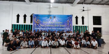 Keluarga Besar Perkumpulan Alumni Dayah Ulumuddin (PADU) mengadakan buka puasa bersama dan memberikan santunan kepada puluhan anak yatim, Sabtu (06/4/2024).