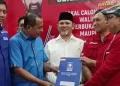Ketua DPW PAN Mawardi Ali saat mendaftar jadi Cawagub pendamping Mualem untuk Pilkada Aceh di Kantor DPP Partai Aceh, Rabu (15/5). (Foto: For Infoaceh.net)