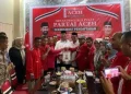 Wakapolda Aceh Brigjen Pol Armia Fahmi yang akan maju dalam Pilkada Aceh November 2024, mendaftarkan diri sebagai Bakal Calon Bupati Aceh Tamiang ke Partai Aceh, Kamis (16/5/2024). Foto: For Infoaceh.net)