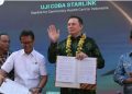 Elon Musk meresmikan layanan internet Starlink Indonesia di Denpasar, Bali, Ahad (19/5). Foto: Istimewa