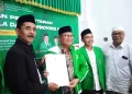 Ketua DKP PWI Aceh Tarmilin Usman, mendaftar sebagai Balon Bupati Nagan Raya ke DPW PPP Aceh, di kawasan Lamdingin, Banda Aceh, Selasa (21/5). (Foto: For Infoaceh.net)