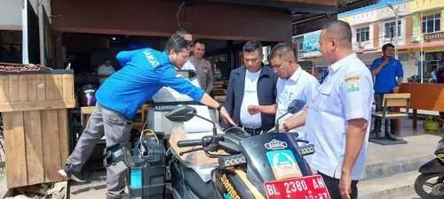Komisi III DPRA melakukan kunjungan kerja ke Samsat Kota Lhokseumawe Rabu, 22 Mei 2024. (Foto: For Infoaceh.net)