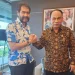 Ketum Projo Budi Arie Setiadi saat bertemu Ketua Umu Partai Aceh Muzakir Manaf alias Mualem. (Dok. Partai Aceh)