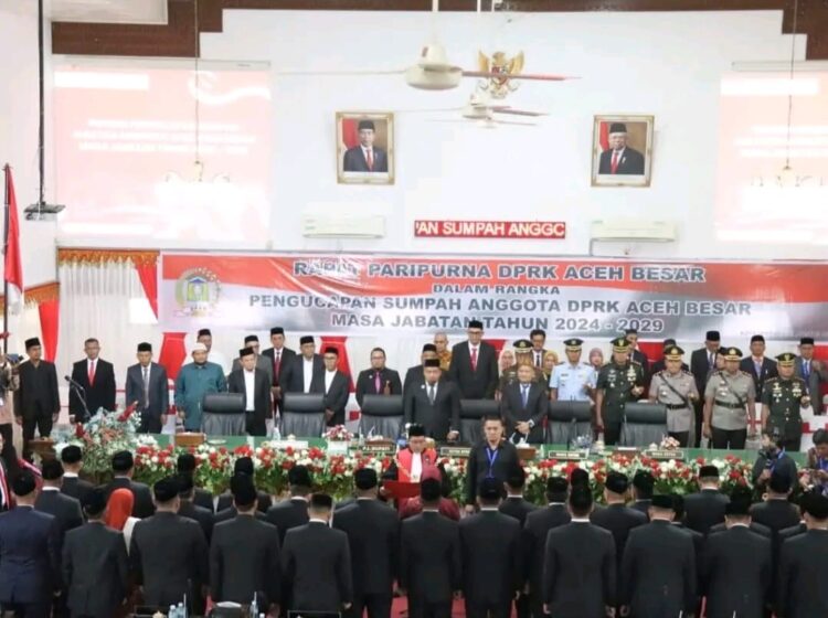 Sebanyak 40 Anggota DPRK Aceh Besar hasil Pileg 2024 resmi dilantik, Selasa (20/8). Foto: For Infoaceh.net