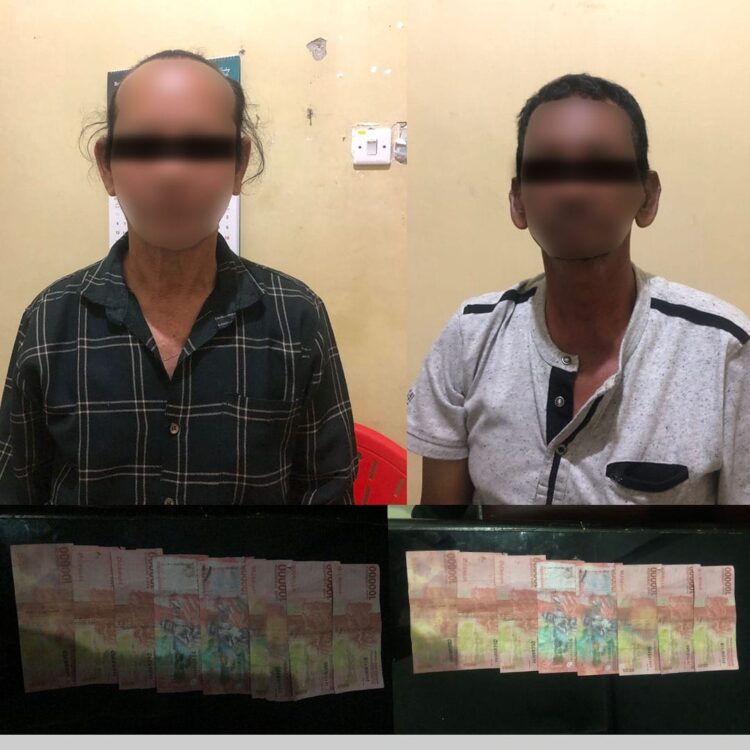 Polres Aceh Jaya mengamankan dua orang terduga pelaku tindak pidana pemalsuan dan peredaran uang rupiah palsu di wilayah Kecamatan Setia Bakti. (Foto: Dok. Polres Aceh Jaya)