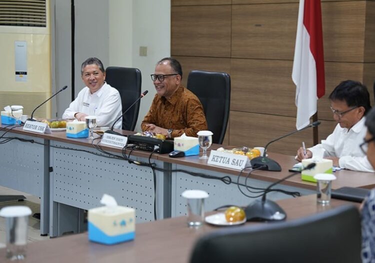 Dirjen Pendidikan Tinggi Kemendikti Saintek Prof Dr Ir Khairul Munadi MEng saat mengunjungi kampus USK, Jum'at (7/2). (Foto: For Infoaceh.net)
