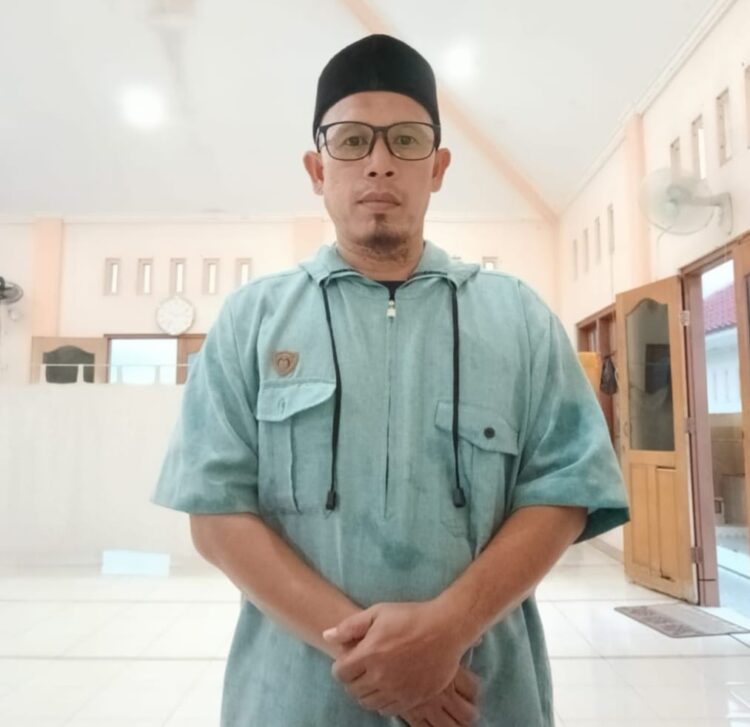 Guru Pesantren Dar Maryam Samahani, Ustaz Aiyub Rusli
