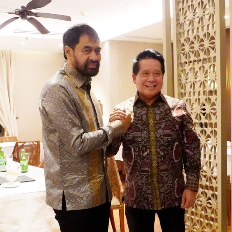 Dirut BSI Hery Gunardi bersama Gubernur Aceh Muzakir Manaf (Mualem) saat silaturahmi pada Jum'at, 14 Februari 2025 di Jakarta