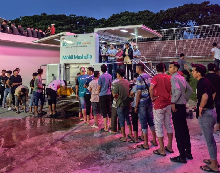 Dua mobil musala BSI dihadirkan ke Stadion H Dimurthala Lampineung Banda Aceh