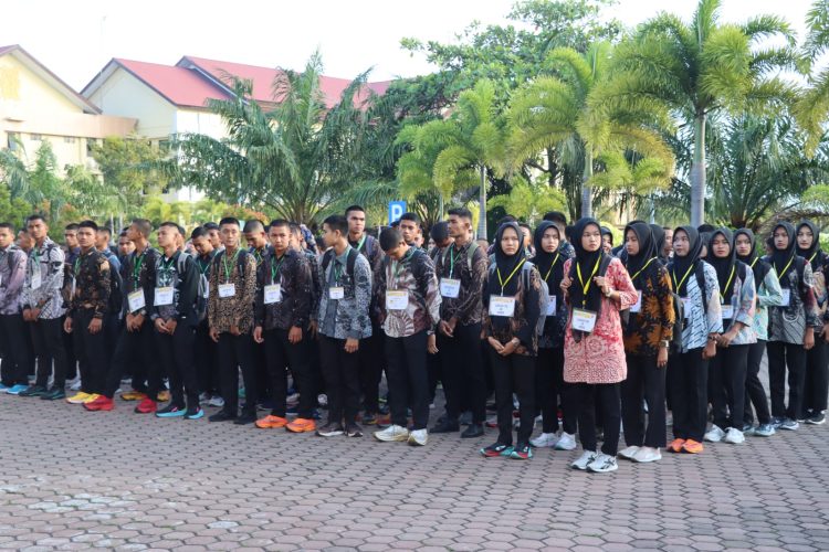 Polda Aceh mengingatkan masyarakat untuk tidak mudah percaya kepada pihak yang mengaku bisa meluluskan seseorang dalam seleksi penerimaan anggota Polri