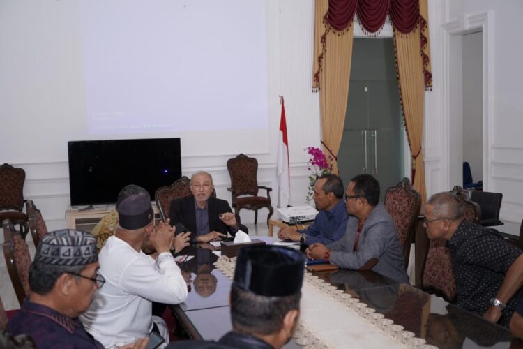 Koperasi Arung Samudera bertemu Wali Nanggroe Aceh Malik Mahmud Al Haythar, untuk membahas konsep pengelolaan hutan yang terintegrasi dan ramah lingkungan