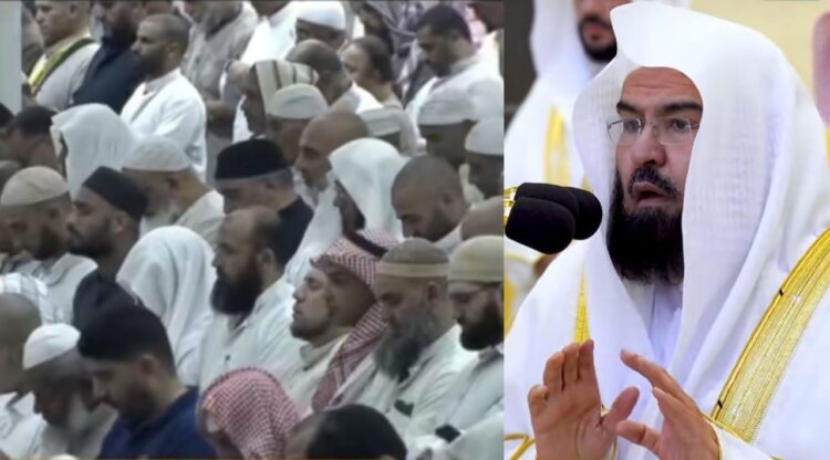 Jamaah shalat tarawih di Masjidil Haram Mekkah, Jum'at malam (28/2). (Foto: Muhammad Saman)
