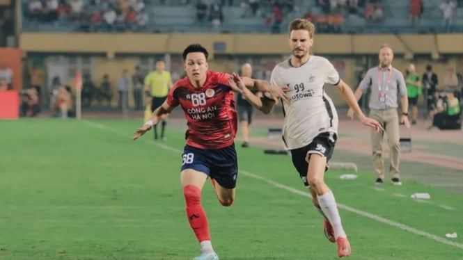 Duel Cong An Ha Noi vs PSM Makassar