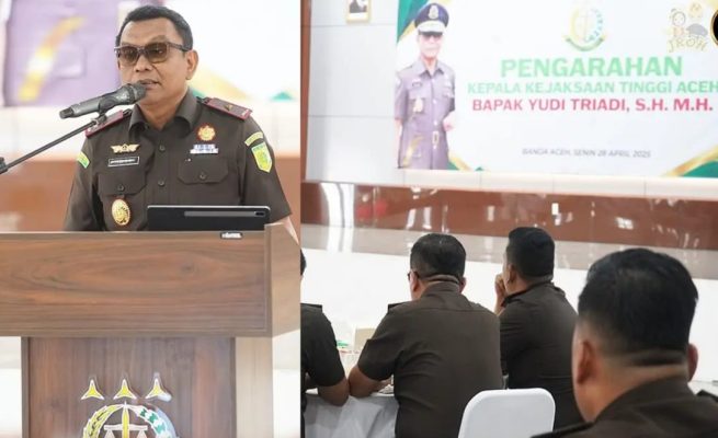Kajati Aceh Yudi Triadi SH MH memberikan pengarahan ke jajaran pada hari pertama bertugas, Senin (28/4)