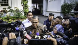 Ketua Majelis Permusyawaratan Rakyat (MPR) Ahmad Muzani menyampaikan keterangan pers usai bertemu Presiden Prabowo Subianto di Istana Merdeka, Jakarta, pada Selasa, 29 April 2025. (Foto: BPMI Setpres)
