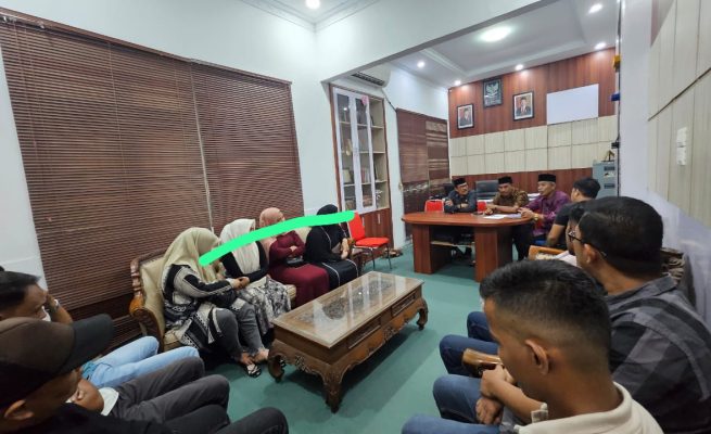 Dinas Syariat Islam (DSI) Banda Aceh membina pelaku pelanggaran syariat Islam yang ditangkap beberapa waktu lalu di sejumlah tempat maksiat. (Foto: For Infoaceh.net)