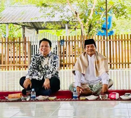 Regional CEO BSI Aceh Wachjono bersama Ketua MPU Aceh Tgk Faisal Ali
