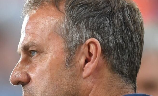 Barcelona Perpanjang Kontrak Hansi Flick Usai Raih Tiga Trofi Domestik