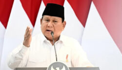 ernyataan tegas Presiden Prabowo Subianto yang menolak disebut sebagai "boneka" Presiden ke-7 Joko Widodo (Jokowi) saat Sidang Kabinet Paripurna pada Senin 5 Mei 2025,