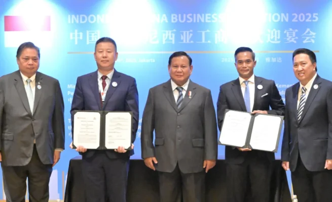 Kadin Indonesia dan Kamar Dagang China teken MoU di Indonesia-China Business Reception 2025 di Hotel Shangri-La, Jakarta. DOk. Kadin
