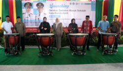 Wali Kota Banda Aceh, Illiza Sa’aduddin Djamal, secara resmi meluncurkan program Gerakan Seniman Masuk Sekolah tingkat SD dan SMP di SMP Negeri 19 Banda Aceh, Senin (19/5/2025).