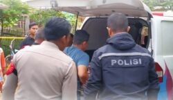 Polres Pidie Jaya melakukan evakuasi jenazah korban pembunuhan berinisial HW (40), warga Gampong Kuta Krueng, Kecamatan Bandar Dua, Kabupaten Pidie Jaya, yang ditemukan meninggal dunia di dalam kamar rumahnya pada Rabu dini hari, 28 Mei 2025.