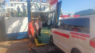 Jenazah wisatawan Malaysia, Haikal Rafie Bin Halim (33), yang meninggal dunia saat diving di Sabang pada Sabtu, 31 Mei 2025 dibawa ke Banda Aceh. (Foto: For Infoaceh.net)