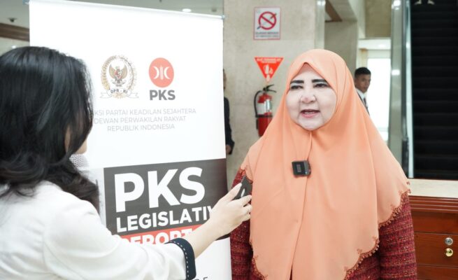 Anggota Komisi XII DPR RI dari Fraksi PKS, Hj. Nevi Zuairina, menekankan pentingnya keterbukaan dan integrasi data kualitas udara secara real-time melalui sistem Stasiun Pemantauan Kualitas Udara (SPKU) milik pemerintah.