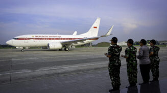 Presiden Republik Indonesia, Prabowo Subianto, bertolak ke Kuala Lumpur, Malaysia, untuk menghadiri Konferensi Tingkat Tinggi (KTT) ke-46 ASEAN, Minggu (25/5/2025).