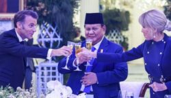 Prabowo Bersulang untuk Macron di Istana: Diplomasi Angkat Gelas dan Pesona Tradisi