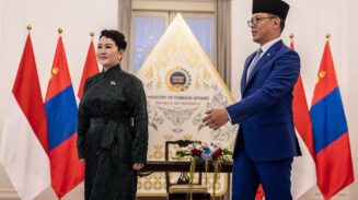 Menteri Luar Negeri Republik Indonesia, Sugiono, menggelar pertemuan bilateral dengan Menteri Luar Negeri Mongolia, Battsetseg Batmunkh, di Gedung Pancasila, Kementerian Luar Negeri RI, Jakarta, Rabu (21/5/2025).