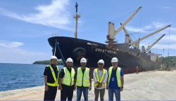 PT Aceh Kiat Beutari (AKB), salah satu UMKM binaan Bea Cukai Aceh, melakukan ekspor tanah pozzolan ke Bangladesh, Kamis, 1 Mei 2025
