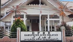 Menurut Fadhli Irman, sebagai representasi rakyat yang digaji dan diberikan berbagai fasilitas oleh negara melalui uang rakyat, tentunya DPRK Aceh Selatan diharapkan dapat berkontribusi maksimal dalam pembangunan daerah.