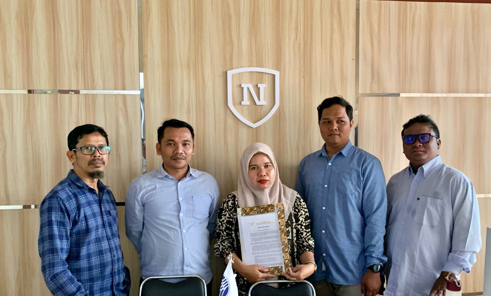 Para kuasa hukum santriwati yang disekap dan disodomi di Bsnda Aceh