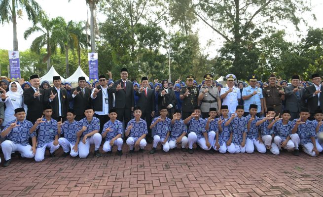 Inovasi karya siswa sekolah menengah Aceh dipamerkan di momen peringatan Hardiknas 2025 di Kantor Gubernur Aceh, Jum’at (2/5)