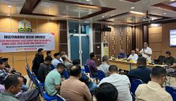 Ketua terpilih Ikamabdya, Zalsufran menyampaikan sambutan dalam mubes ke IV Ikamabdya Banda Aceh, Aceh Besar, dan Sabang di aula Kantor Dinas Peternakan Aceh, Banda Aceh, Sabtu (3/5/2025).