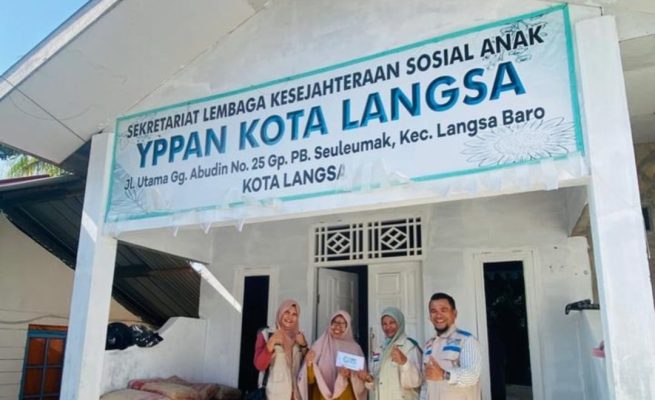 PT PLN UP3 Langsa melalui Yayasan Baitul Mal (YBM) PLN UP3 Langsa menyerahkan bantuan kepada Yayasan Pembinaan Anak Yatim dan Piatu (YPPAN) Kota Langsa