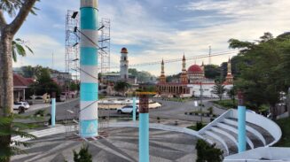 Bupati Aceh Selatan Mirwan MS menggandeng Bank Aceh untuk merenovasi Taman Kota Bundaran Air Mancur Masjid Istiqamah (MI) Tapaktuan