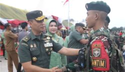 Kasdam IM Brigjen TNI Supriatna melepas 450 Prajurit TNI Yonif 113 Jaya Sakti ke Papua
