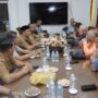 Bupati Aceh Besar Muharram Idris menerima kunjungan audiensi investor Malaysia dari perusahaan Geo Solution Resources (GSR), di Gedung Dekranasda, Gampong Gani, Kecamatan Ingin Jaya, Selasa (6/5)