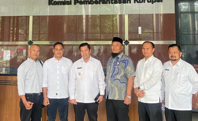 Wakil Ketua DPRK Aceh Tengah H. Hamdan S.H Bersama Bupati Aceh Tengah Drs. Haili Yoga M.SI Mengikuti Rakor Nasional KPK. (Foto: For Infoaceh.net)