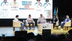 Wali Kota Banda Aceh Illiza Sa’aduddin Djamal saat menjadi motivational speech dalam talkshow inspiratif YCC Munas APEKSI 2025 di Balai Budaya Alun-alun Kota Surabaya, Rabu (7/5)