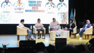 Wali Kota Banda Aceh Illiza Sa’aduddin Djamal saat menjadi motivational speech dalam talkshow inspiratif YCC Munas APEKSI 2025 di Balai Budaya Alun-alun Kota Surabaya, Rabu (7/5)